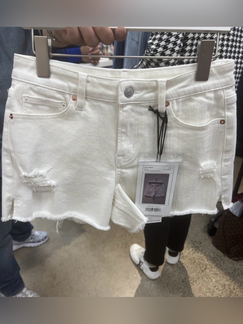 Mica White Raw Edge Short size XS